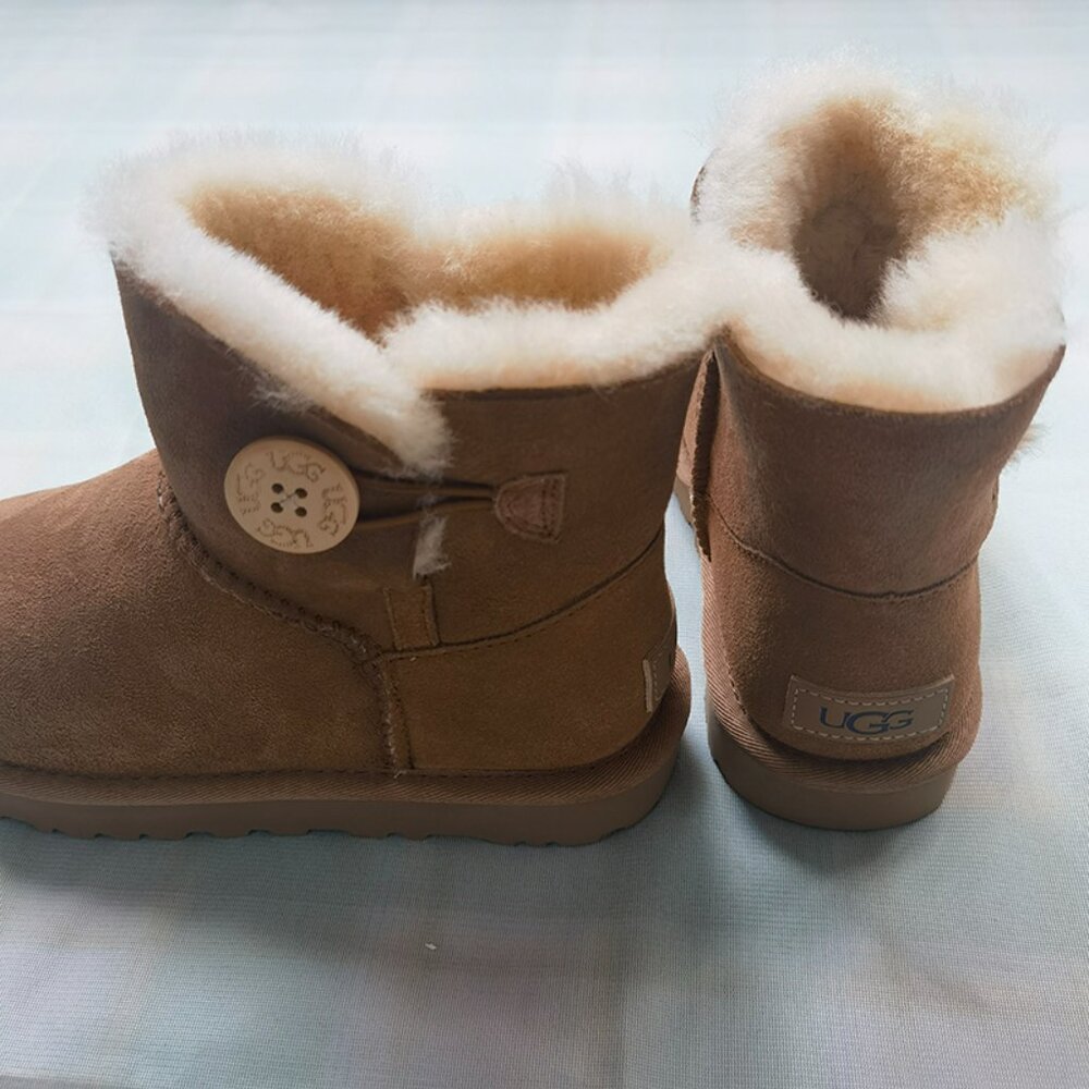 UGG Mini Bailey Button Series Snow Boots NWT - image 4